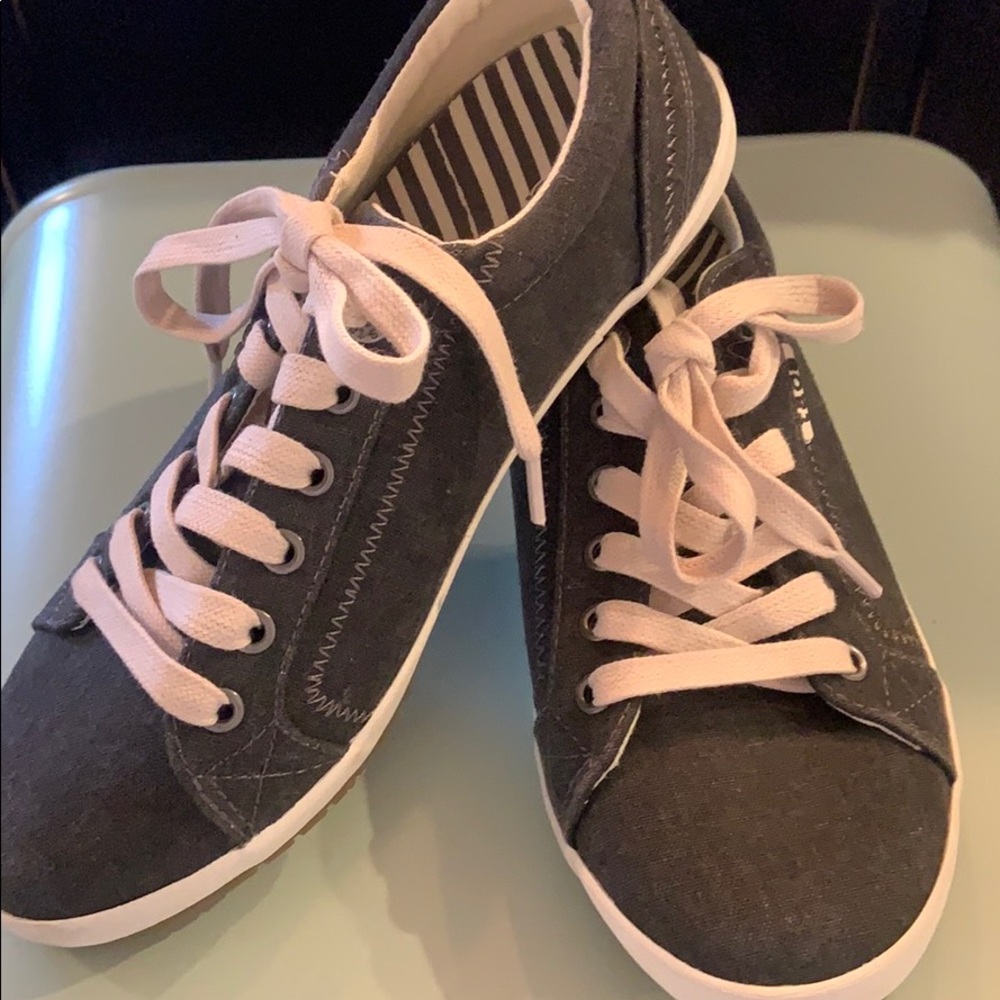 Taos Black Sneakers with White Laces